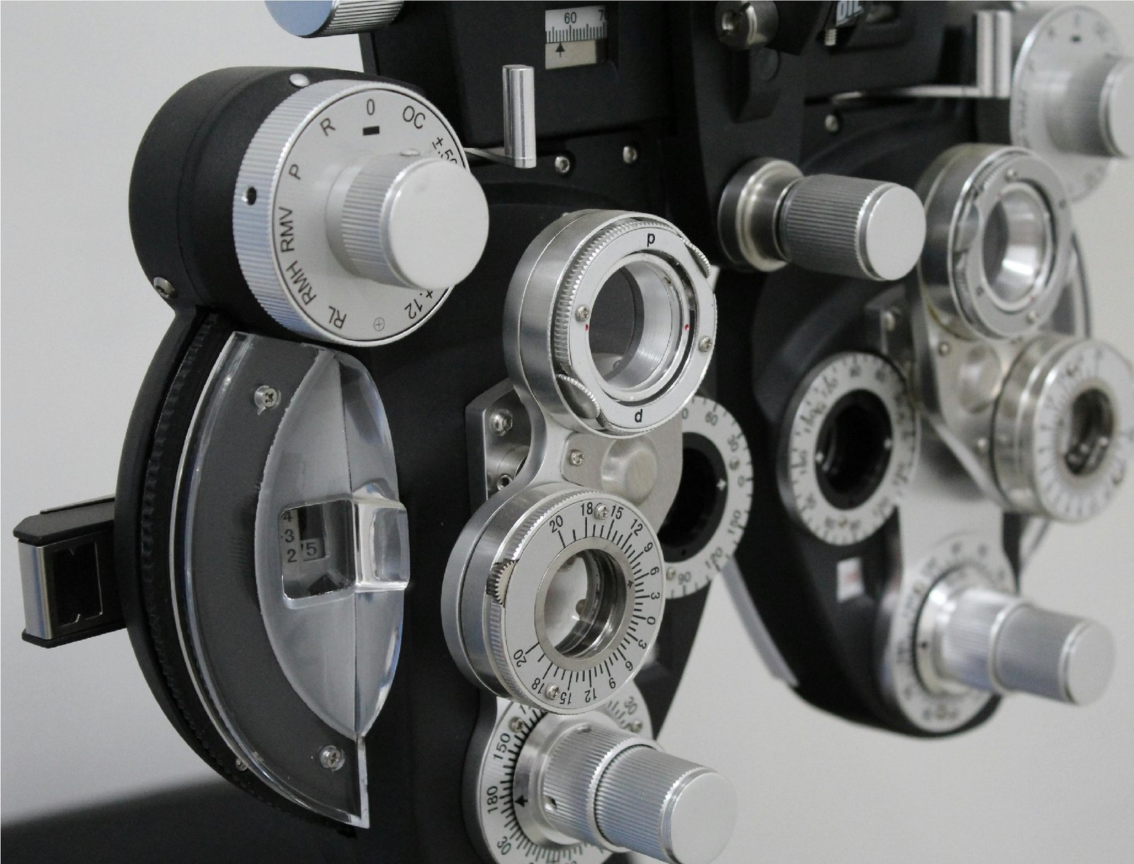 En la era de la Industria 4.0, la metrolog&iacute;a juega un papel fundamental en la fabricaci&oacute;n inteligente y la mejora continua de los procesos industriales. Las tecnolog&iacute;as emergentes en metrolog&iacute;a est&aacute;n revolucionando la forma en que se realizan las mediciones y se asegura la calidad en la producci&oacute;n.